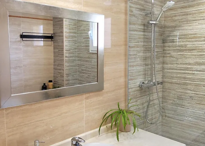 Luminoso Atico Cerca De La Playa Con Piscina Y Garaje * Nerja