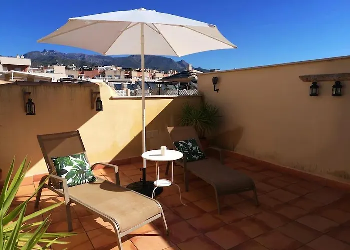 Apartamento Luminoso ático Cerca De La Playa Con Piscina Y Garaje *