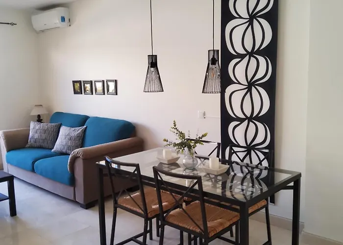 Luminoso ático Cerca De La Playa Con Piscina Y Garaje Apartamento