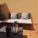 Luminoso Atico Cerca De La Playa Con Piscina Y Garaje