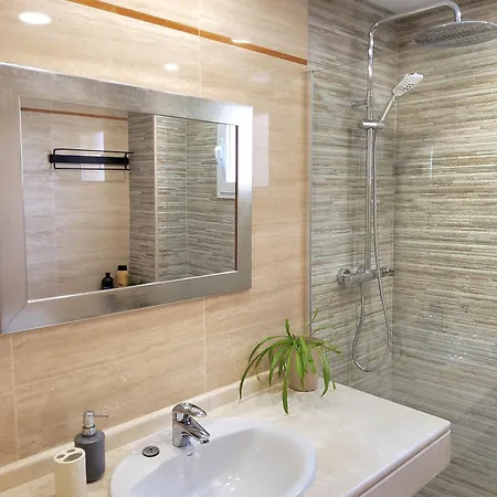 Luminoso Atico Cerca De La Playa Con Piscina Y Garaje * 内尔哈