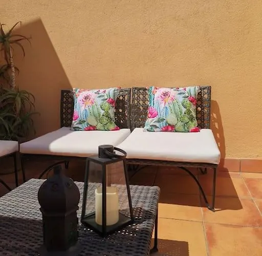 Luminoso Atico Cerca De La Playa Con Piscina Y Garaje