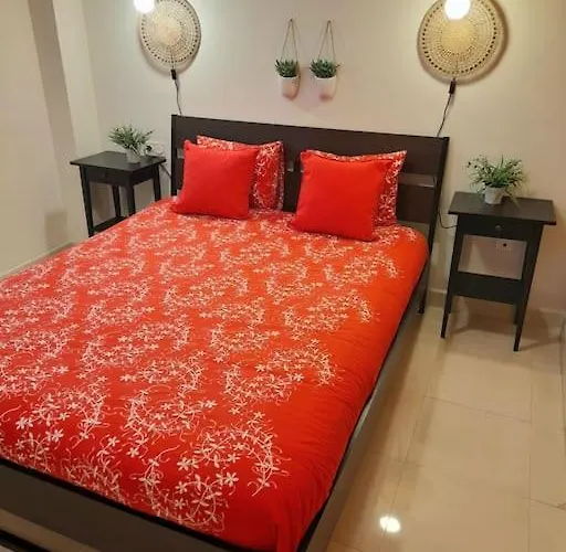 Luminoso Atico Cerca De La Playa Con Piscina Y Garaje Nerja